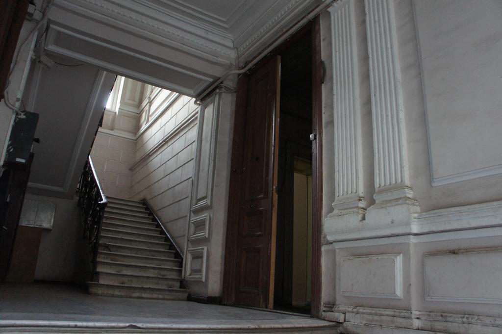 Dali'S Royal Apartment Тбілісі Екстер'єр фото