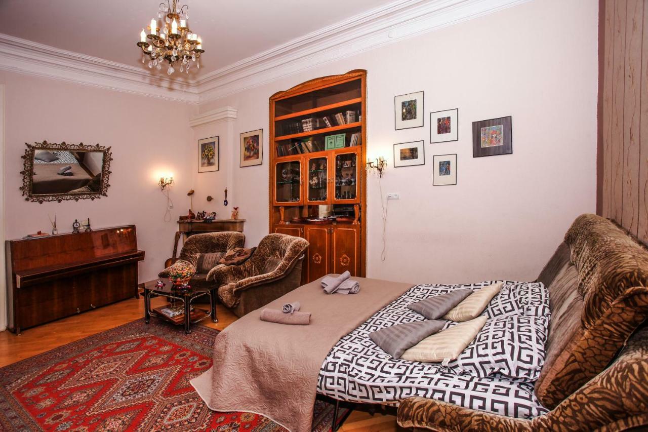 Dali'S Royal Apartment Тбілісі Екстер'єр фото