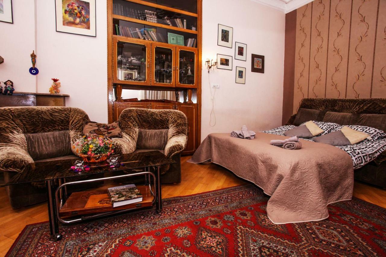 Dali'S Royal Apartment Тбілісі Екстер'єр фото