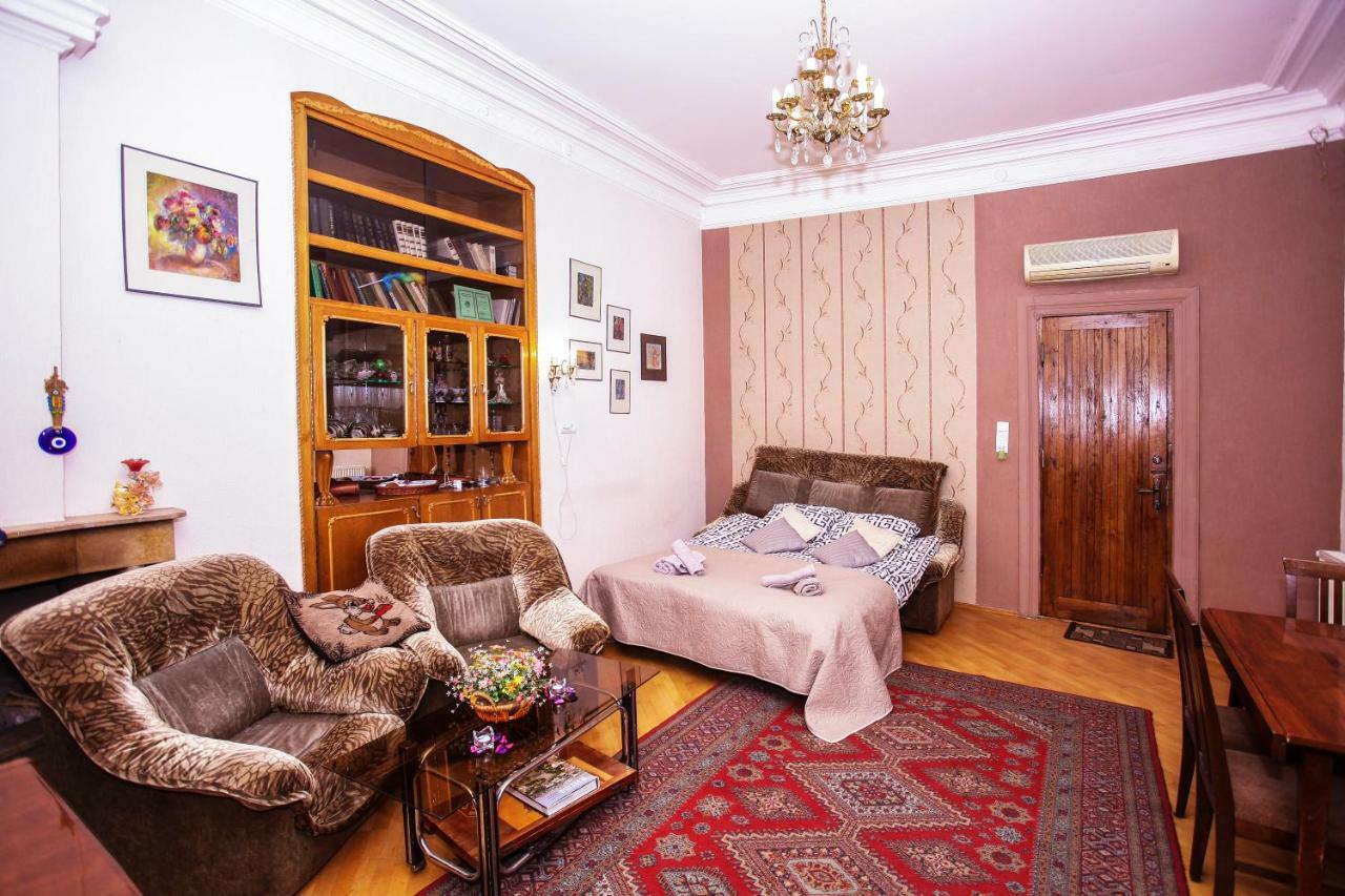 Dali'S Royal Apartment Тбілісі Екстер'єр фото